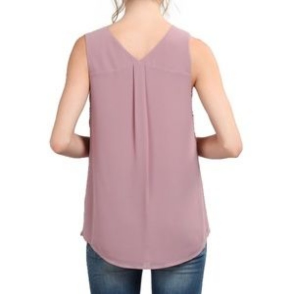 ✨Host Pick✨ Surplice Top - Picture 3 of 4